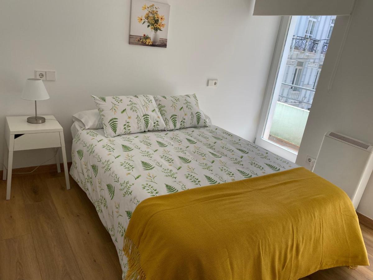 Piso En El Centro Para 4 Personas - Plaza Amboage - Wifi フェロル エクステリア 写真